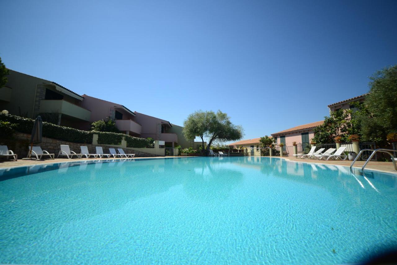 Villaggio Sa Ventana Badesi Bagian luar foto